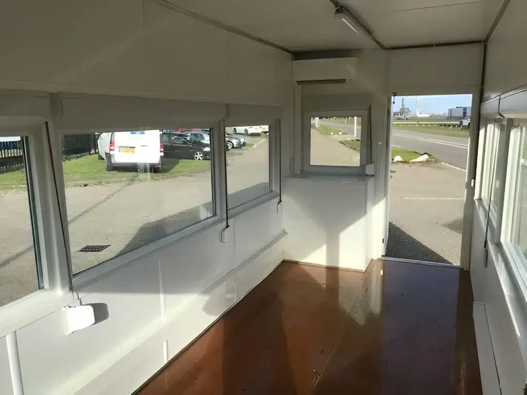 20ft High Cube Fixed Glazing Observation Shipping Container - Image 3