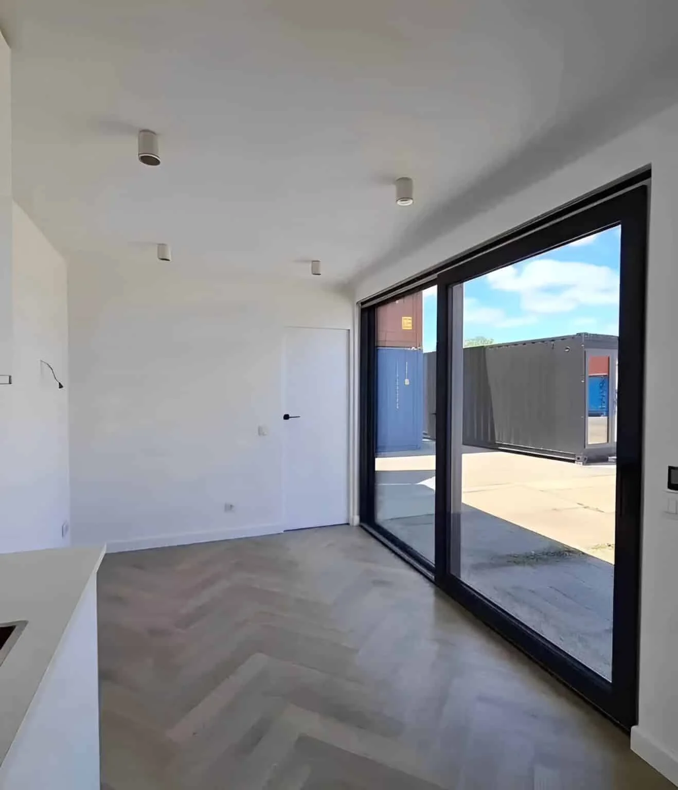 Custom 40ft Shipping Container House - Image 7