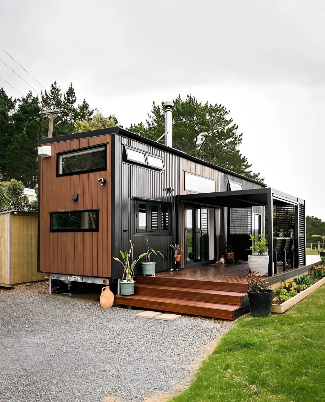 Luxury 40ft prefab container house with easy-folding sandwich panels