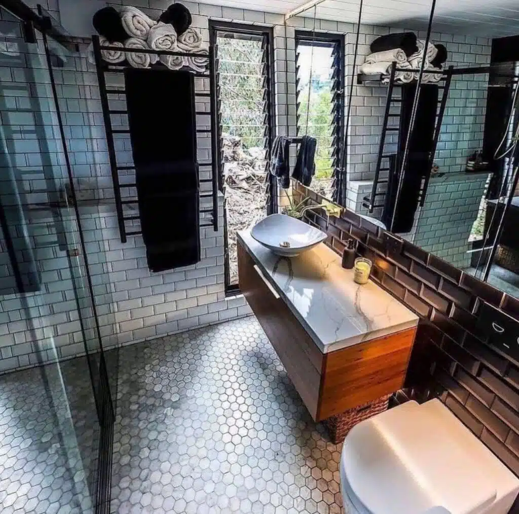 Luxury 1BHK Duplex Container Home with Spacious Outdoor Deck, Fully Furnished Modern Tiny House, Prefab Steel Family Home - Image 2