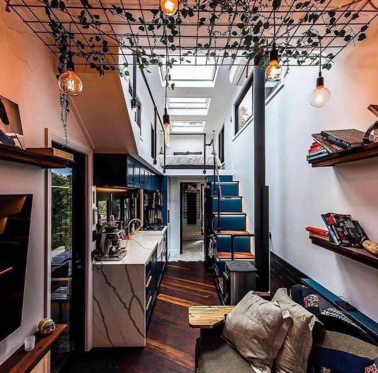 Luxury 1BHK Duplex Container Home with Spacious Outdoor Deck, Fully Furnished Modern Tiny House, Prefab Steel Family Home - Image 4